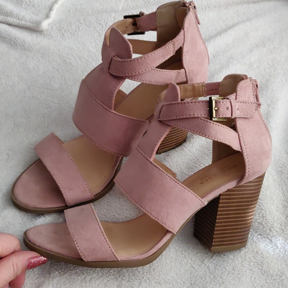 Women's dress shoes